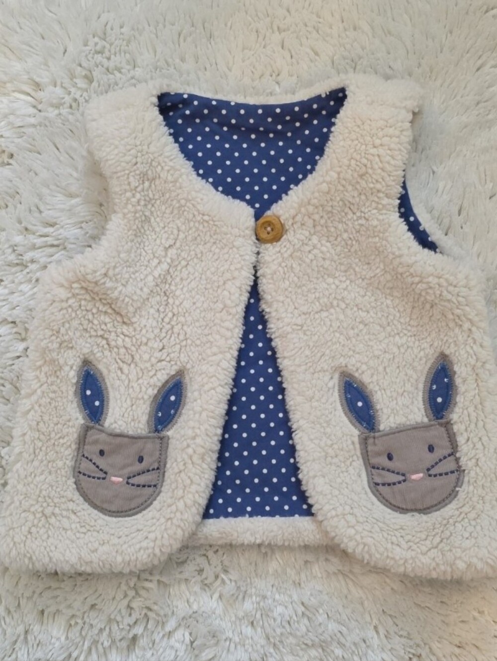 Baby Boden 3/4 Bunny Rabbit 3t Cozy Sherpa Kids Vest with Blue Polka Dot Lining